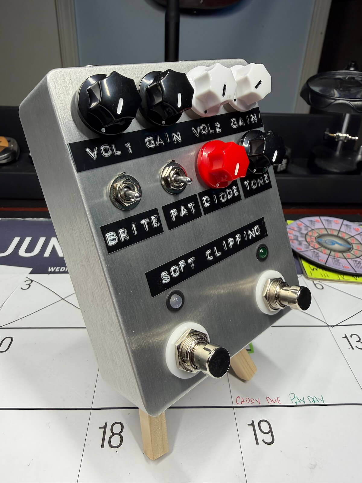 Finished dual-channel Green Screamer pedal