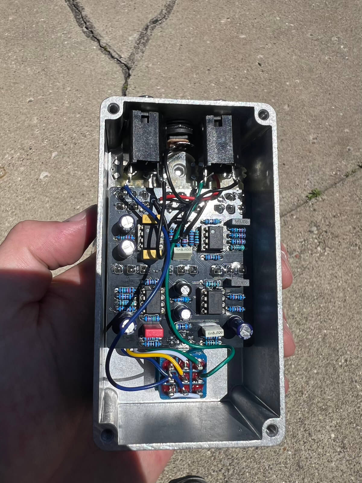 Filter EQ pedal internal wiring inside enclosure