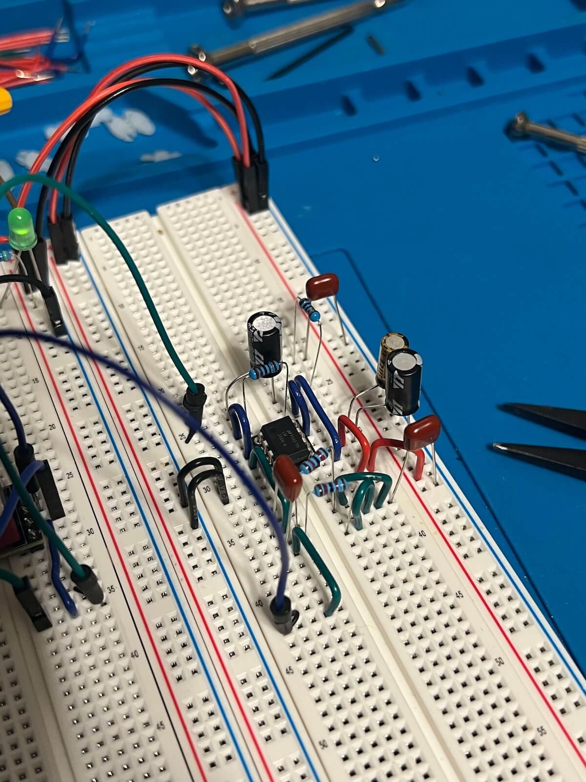 LM386 amplifier circuit under development on a breadboard