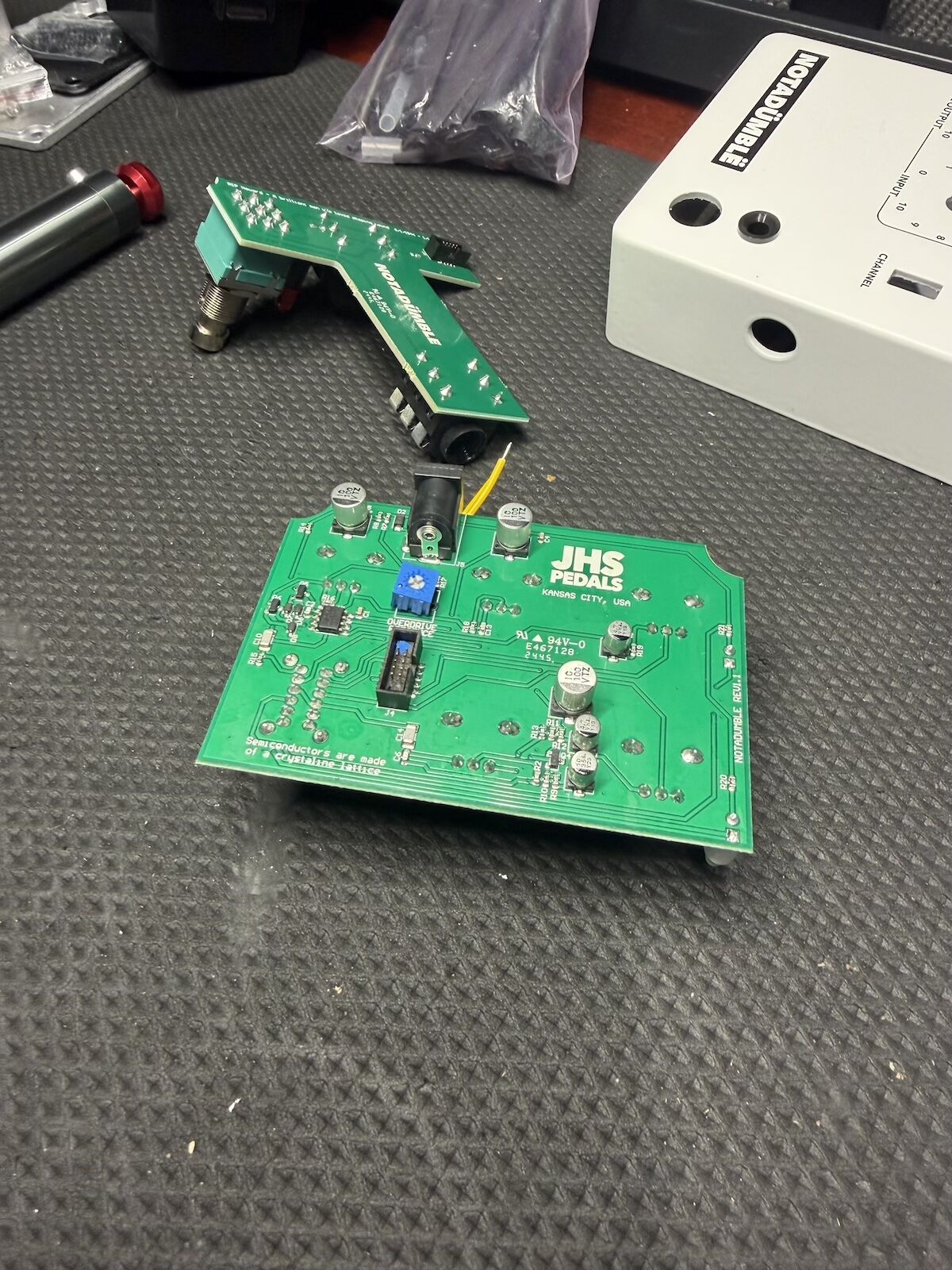 JHS Notadumble V1 PCB after removal of the internal Presence trimpot