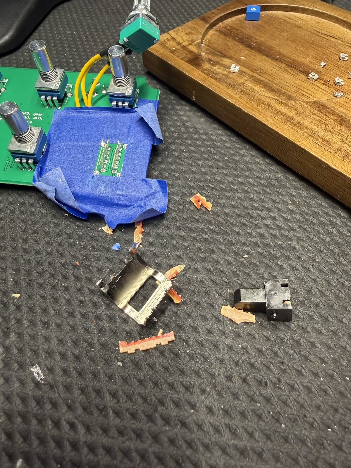 Notadumble channel selector housing and internal contacts removed from the PCB