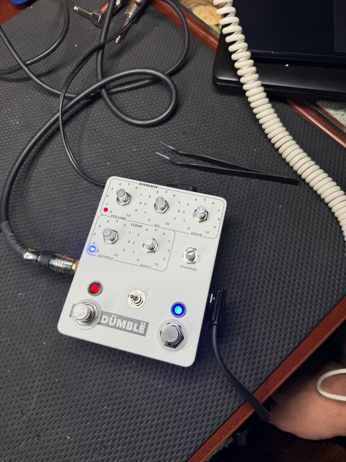 Modified Notadumble powered during a functional test with both channel LEDs illuminated